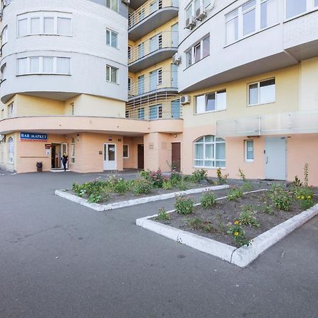 Apartments On Darnitsa Kyiv Exterior photo